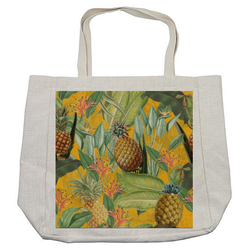 Tropical Pineapple Dance - cool beach bag by Uta Naumann