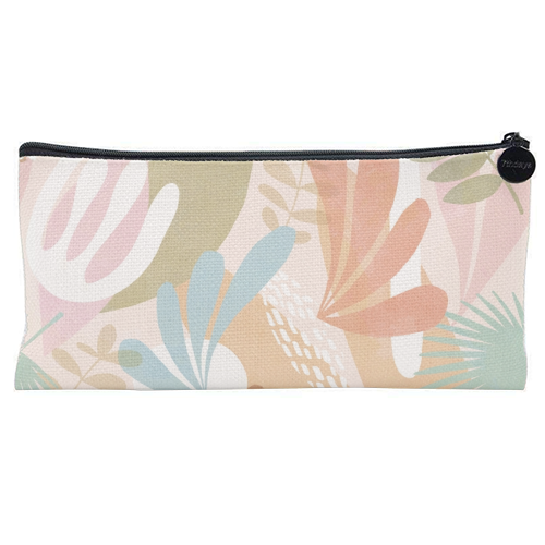 "Tropical Boho Jungle Pattern 1 Peach, Pink, turquoise" - flat pencil case by Dominique Vari