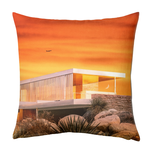 Retro Summer House - designed cushion by taudalpoi