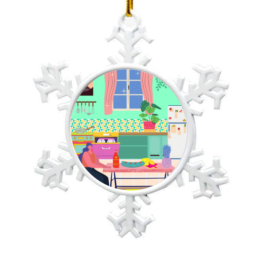 Paradise House: Kitchen - snowflake decoration by Nina Robinson