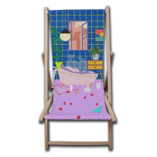 Paradise House: Bathroom - canvas deck chair by Nina Robinson