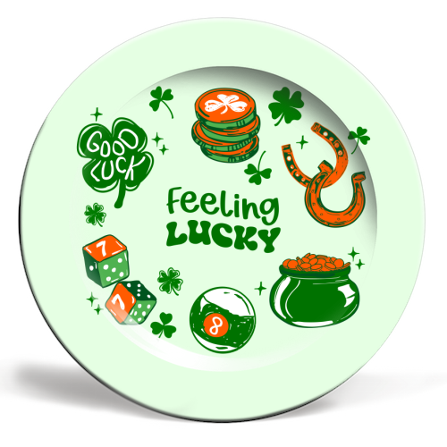 Trendy Feeling Lucky – St. Patrick's Day Illustration - ceramic dinner plate by EZbie