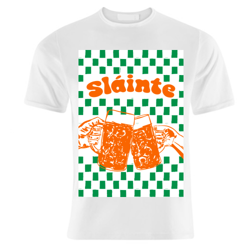 Sláinte Beer Retro Checkered Irish Pub - unique t shirt by EZbie